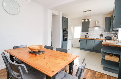 Ammanford Cabaña | WELSH VALLEY HOUSE, family friendly in Gwaun-Cae-Gurwen