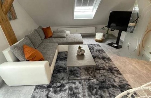 Weiden in der Oberpfalz Apartamento | WEN Königsberger, Ruhige Dg-wohnung, 2 Schlafzimmer, Parkplatz, Zentral