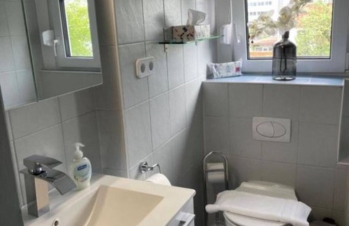 Weiden in der Oberpfalz Apartamento | WEN Königsberger, Ruhige Dg-wohnung, 2 Schlafzimmer, Parkplatz, Zentral