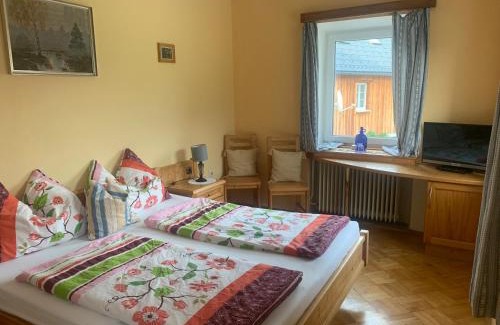 Admont Cama Y Desayuno | Wengerwirt zur Laube