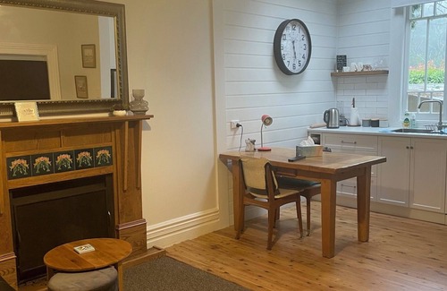 Wentworth Falls Cabaña | Wentworth Falls Miners Cottage. Close to lake, cafes, Katoomba and Leura.