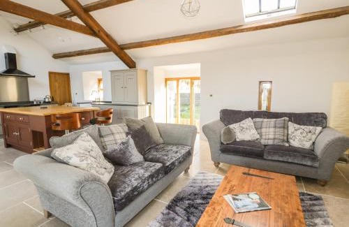 Dinas Casa | Wern Olau Cottage