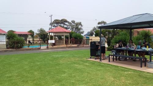 Werribee Hotel | Werribee Park Motor Inn