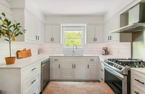 Bryker Woods Casa | West Austin Corporate: Execs Relocations Nurses
