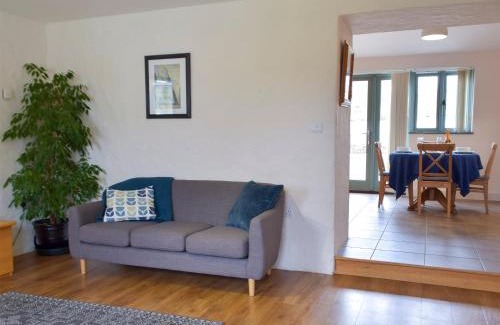 Dwrbach Casa | West Barn - Uk31850