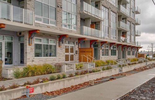 Esquimalt Condominio | West Bay Bliss