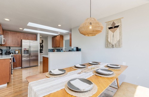 Oak Harbor Casa | West Beach Lookout by AvantStay | Walk to Beach