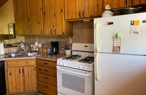 Graham County Cabina | West Cabin Peaceful and roomy cabin in private rural setting. 2 bed 2 bath