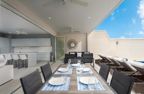 Mount Standfast Villa | West Coast Luxury Seaview Villa w/Fairmont Beach Membership and Mega Pool