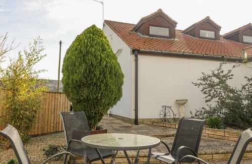 West Heslerton Casa | WEST COTTAGE, pet friendly, with a garden in Rillington