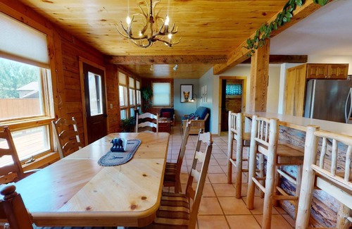 Gunnison Casa | West Elk Wilderness Lodge