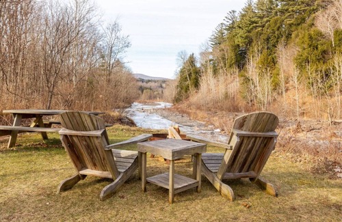 West Kill Casa | West Elm Lodge near Skiing Waterfront Groups Breweries