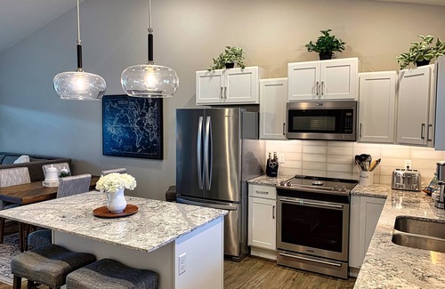 Rimrock Casa | West End Beautifully Furnished 2 Bedroom Townhouse