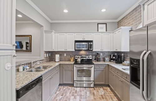 Greenville Downtown Cabaña | West End Cottage, 1 Bedroom & Close to Everything