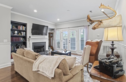 Greenville Downtown Cabaña | West End Cottage, 1 Bedroom & Close to Everything