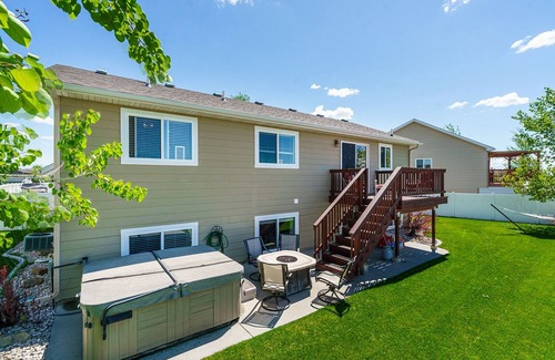 Billings Casa | West End! Cozy and Inviting- Family friendly with beautiful views