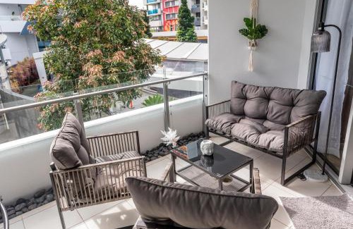 West End Apartamento | West End Getaway - Heated Pool located inside the WaterEdge