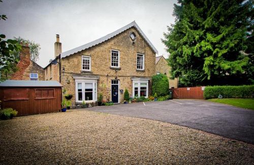 Richmond Casa | West End Guest House
