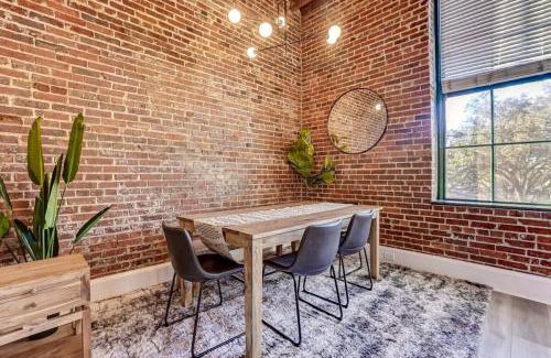Historic District - North Apartamento | West End Loft - Downtown 5 min walk to River St
