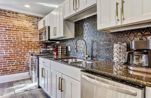 Historic District - North Apartamento | West End Loft - Downtown 5 min walk to River St