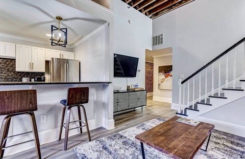 Historic District - North Apartamento | West End Loft - Downtown 5 min Walk to River St