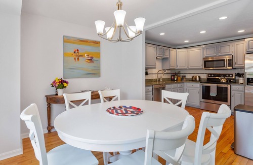 Provincetown Casa | West End Townhome with Stunning Views