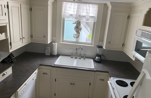 West Harwich Casa | West Harwich- Cozy Cape House walking distance to Dennis Port & Bell's Neck path