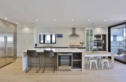 Mid-Wilshire Casa | West hollywood 5bed / W pool & Guest house