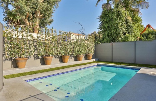 Mid-Wilshire Casa | West hollywood 5bed / W pool & Guest house