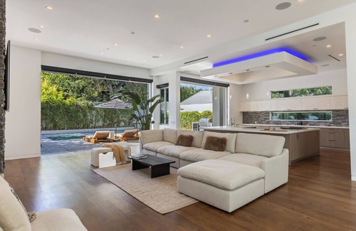 Fairfax District Casa | West Hollywood Retreat: Pool, Chef's Kitchen & More!
