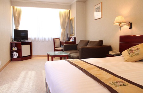 Yau Ma Tei Hotel | West Hotel