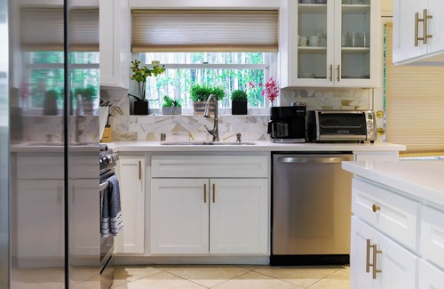 West Los Angeles Casa | West LA 2BR/2BA Designer Retreat, Near Santa Monica, UCLA, Culver City, SoFi
