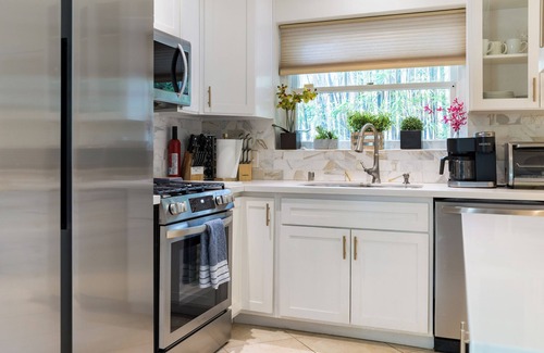 West Los Angeles Casa | West LA 2BR/2BA Designer Retreat, Near Santa Monica, UCLA, Culver City, SoFi