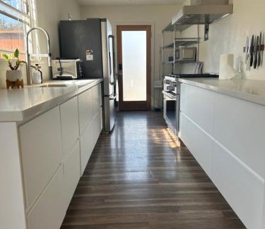 Sawtelle Casa | West LA Gem Comfort and Convenience