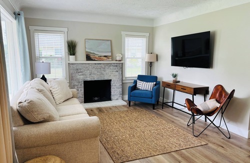 Norton Shores Casa | West Lake Harbor -home close to Maranatha and Hoffmaster State Park