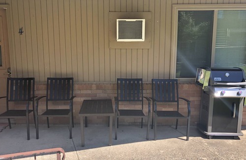 Wahpeton Cabaña | West Lake Okoboji Cottage sleeps 5
