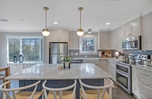 River Mountain Casa | West LR Mid-Century Modern - Evergreen House