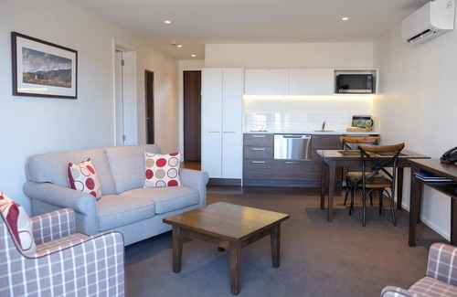 Wanaka Hotel | West Meadows Motel