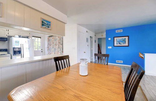 Emerald Isle Apartamento | 'west of the Moon' Ocean Apt w/ Beach Access!