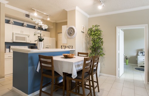 Grandview Heights Condominio | West Palm Beach, impresionante apartamento de 2 habitaciones a pasos de todo lo que necesitas