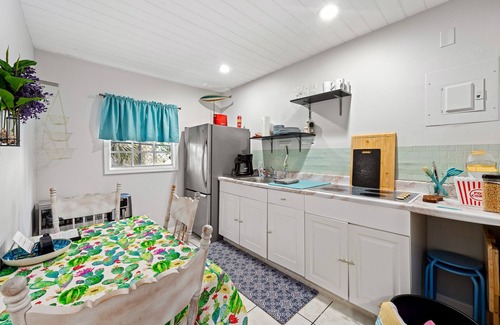 Southwest Casa | Tiny Retreat in Great Location