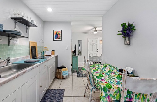 Southwest Casa | Tiny Retreat in Great Location