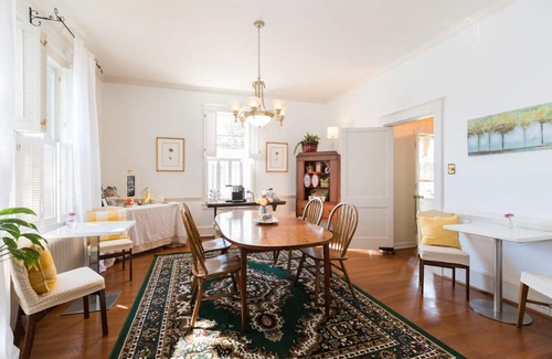 West Fairfax Casa | JARDIN OASIS PASOS DEL CENTRO