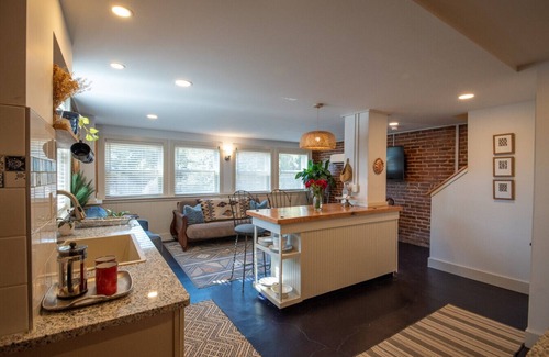 West Fairfax Casa | JARDIN OASIS PASOS DEL CENTRO