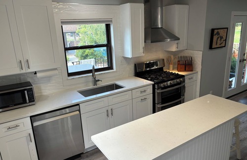 Kamm's Corners Casa | West Park retreat luxury salt water hot tub and heated fiberglass inground pool