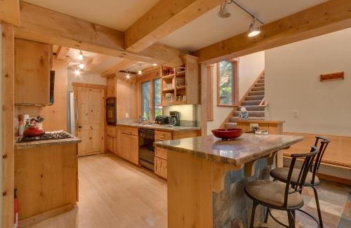 Pineland Casa | West Pine Cabin on the West Shore by Tahoe Getaways - 2 BR w 2 Bonus Rooms, Hot Tub, Pool Table & Pet Friendly