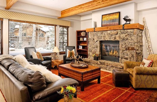 Highland Meadows Casa | West Pine Chalet | 5 Min from Ski Runs w/Hot Tub
