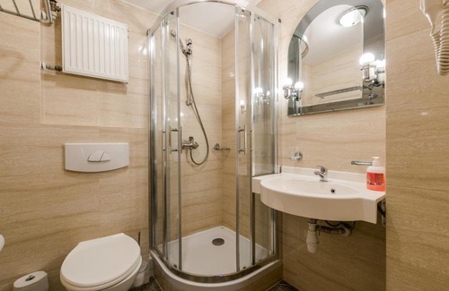 Wlochy Apartamento | West Room & Restaurant