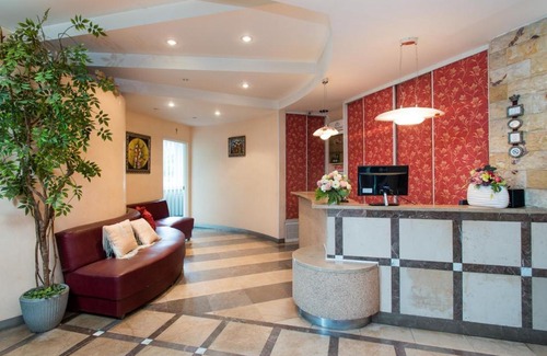 Wlochy Apartamento | West Room & Restaurant