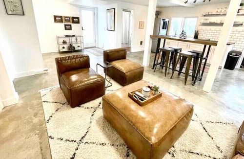Riverview Casa | West Seattle Chill Space
